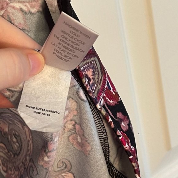 SOLD IN AUCTION ~ AVENUE Abstract Paisley Floral Black Button Henley 18/20 - Picture 9 of 10